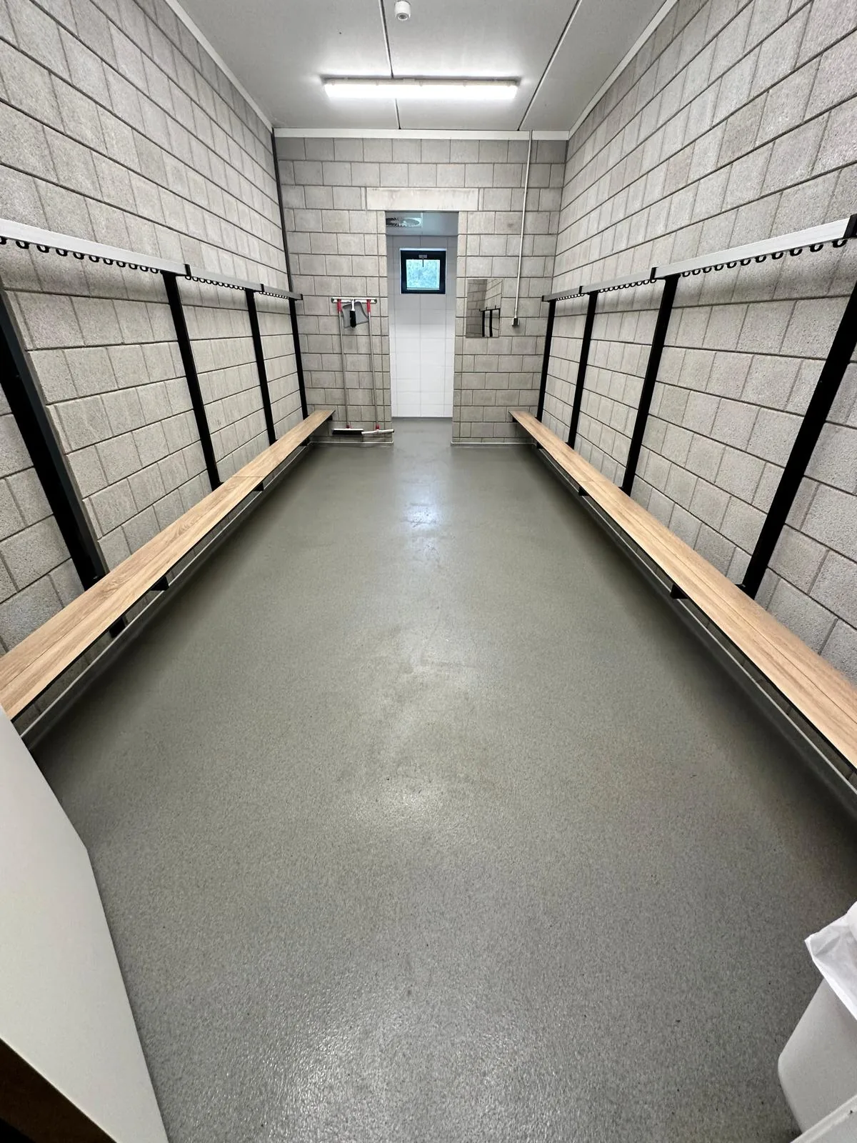 Completec QCF quartz floor in the clubhouse of OVV Oostvoorne, detail 2
